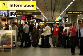 L`aéroport d`Amsterdam évacué pour raisons de sécurité, une personne arrêtée